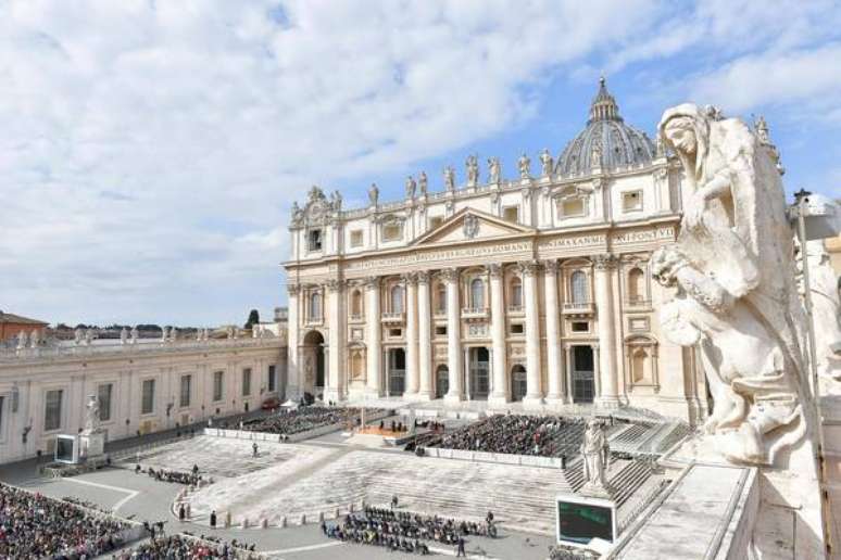 Vista da Praça São Pedro, no Vaticano