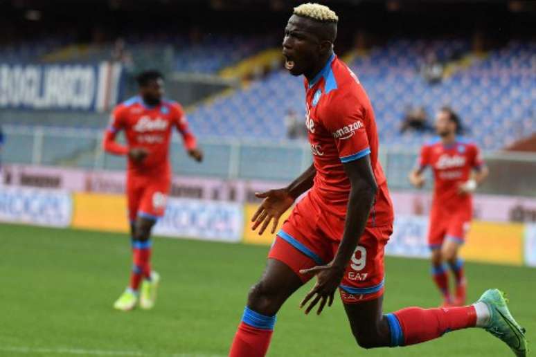 Osimhen faz grande início de temporada com a camisa do Napoli (ANDREAS SOLARO / AFP)