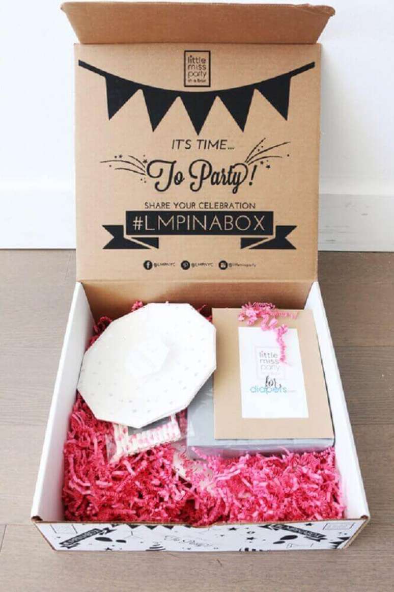 41. Ideia de festa na caixa simples – Foto: Maggie Antalek