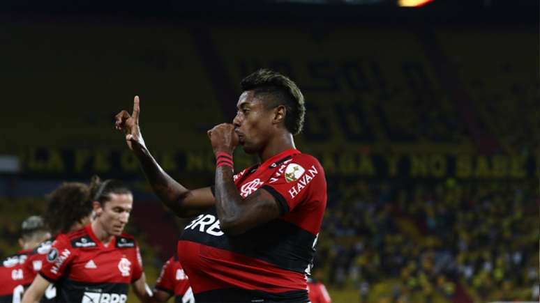 Bruno Henrique, do Flamengo, celebrando um dos gols diante do Barcelona (Foto: Staff Images/Conmebol)