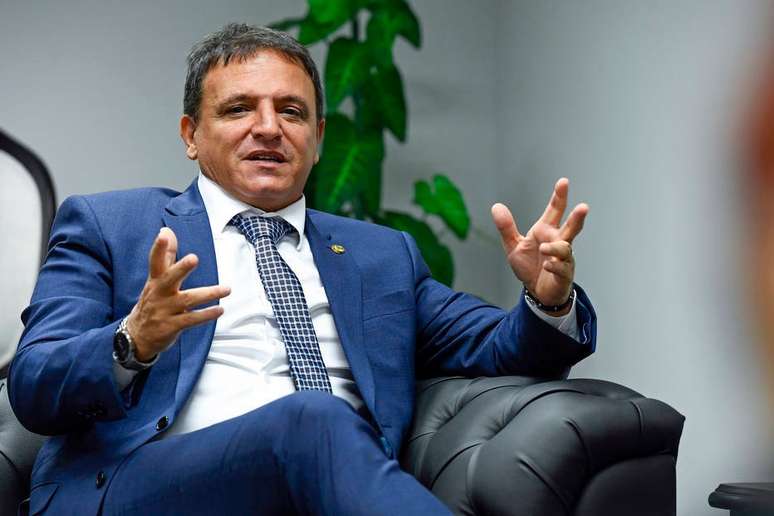Para o senador Márcio Bittar (MDB-AC), relator do projeto de privatização dos Correios, o Senado poderia concluir a votação do até o fim de outubro “ou (no máximo) em cinco semanas. Passou disso, a explicação é na política”, afirmou.