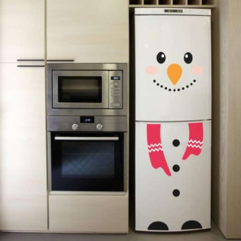 46. Geladeira com estampa de boneco de neve. Fonte: Oakdene Designs