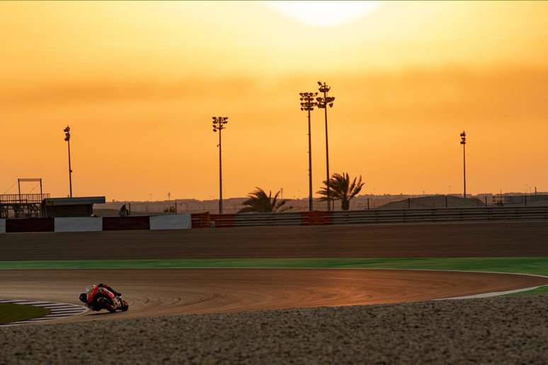 A F1 vai correr no Catar neste ano. O país costuma receber a abertura da temporada da MotoGP 