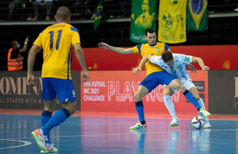 A Argentina venceu o Brasil por 2 a 1 para se classificar para a final da Copa do Mundo de Futsal (Foto: Thaís Magalhães/CBF)