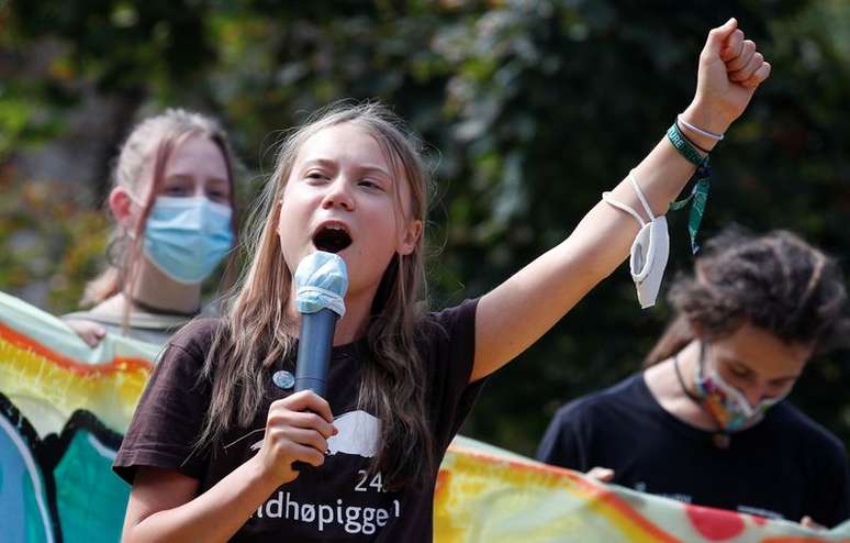 Ativista clim&aacute;tica Greta Thunberg discursa para estudantes em Mil&atilde;o
01/10/2021 REUTERS/Guglielmo Mangiapane