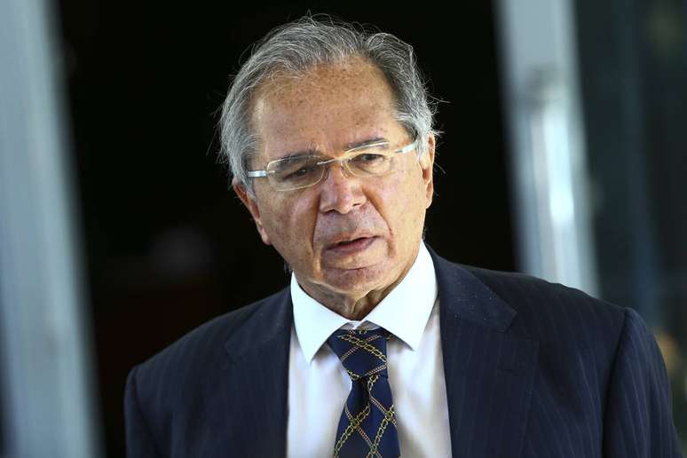 Ato falho do ministro Paulo Guedes aconteceu em meio à pressão política para a extensão do auxílio emergencial