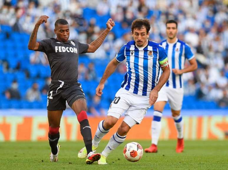 Jean Lucas quase deixou sua marca no duelo com a Real Sociedad (Foto: ANDER GILLENEA / AFP)