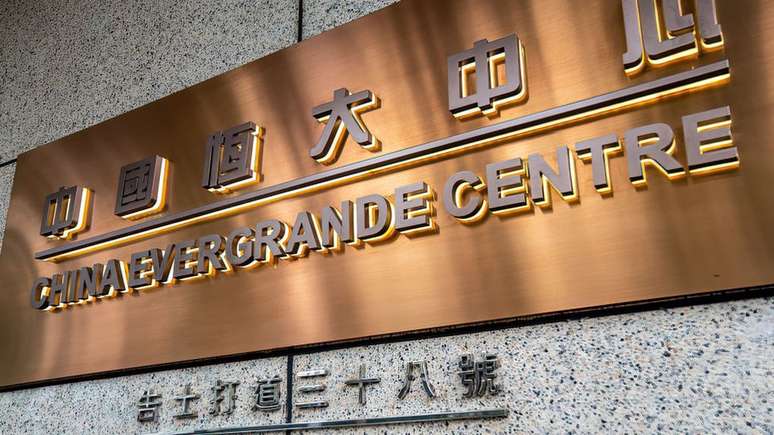 N&atilde;o se sabe se Estado chin&ecirc;s vai socorrer Evergrande ou deix&aacute;-la falir