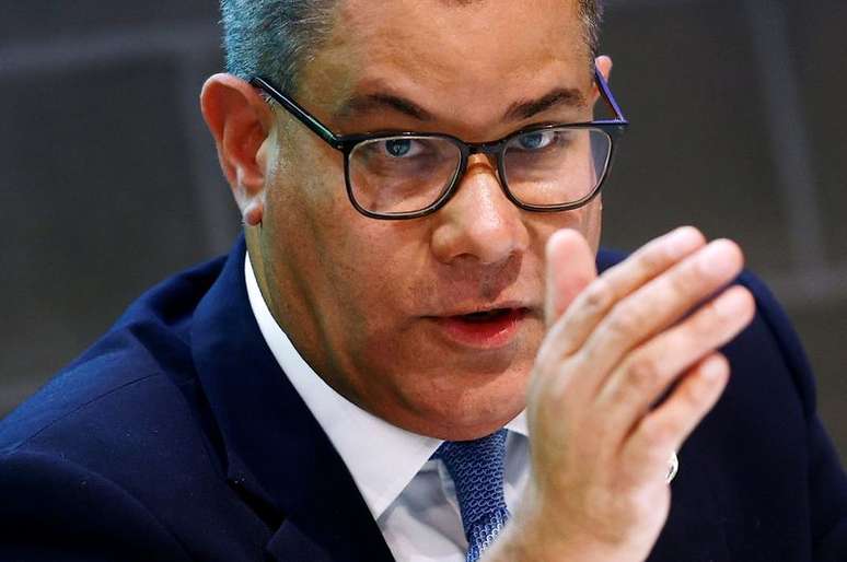 Presidente da COP26, Alok Sharma, durante evento em Mil&atilde;o. 2/10/2021. REUTERS/Guglielmo Mangiapane