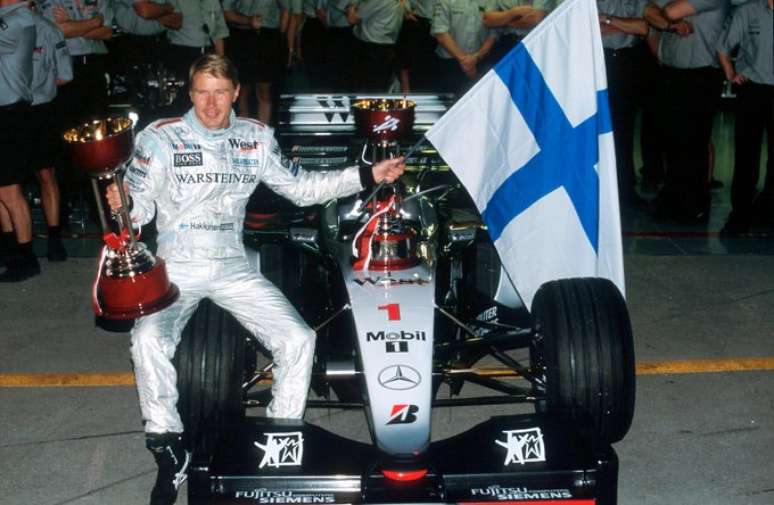 Hakkinen ap&oacute;s a conquista do bicampeonato