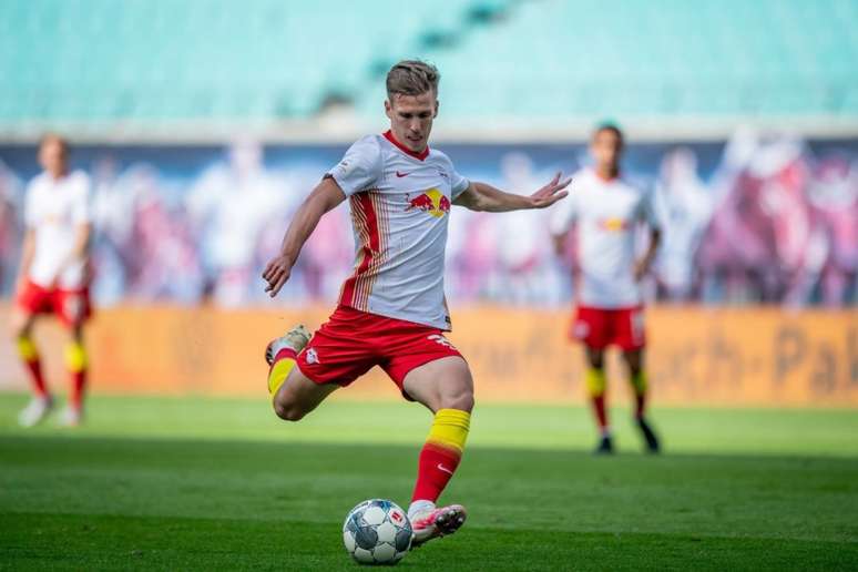 Dani Olmo é pretendido pelo Barcelona (Foto: Divulgação / Site oficial do RB Leipzig)