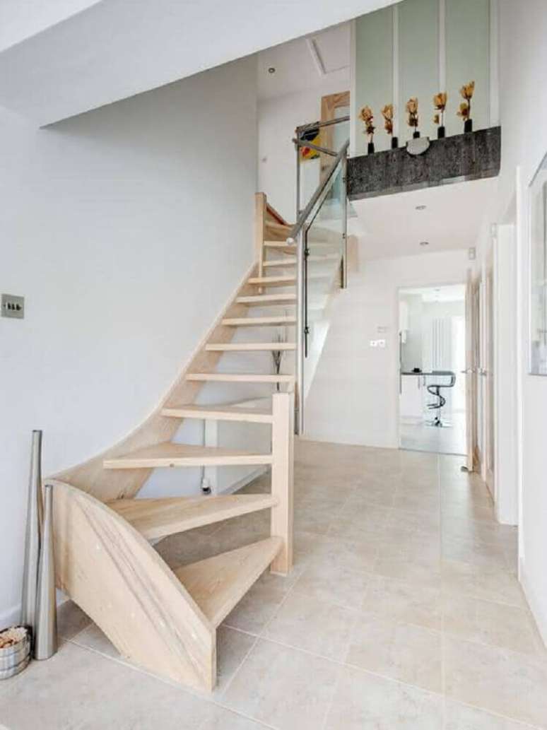 15. Modelo de escada para decoração clean. Fonte: Blog da Decoração