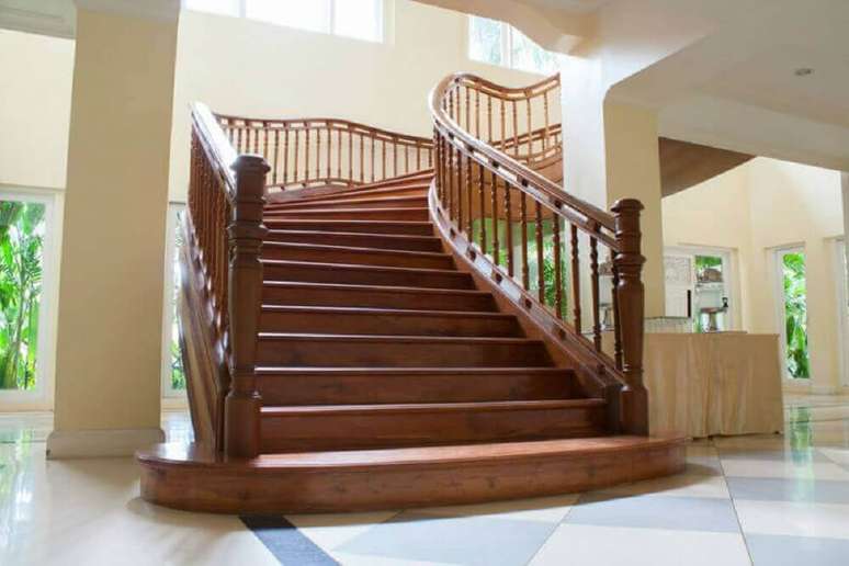 2. Modelo de escada de madeira imponente. Fonte: Architecture Art Designs