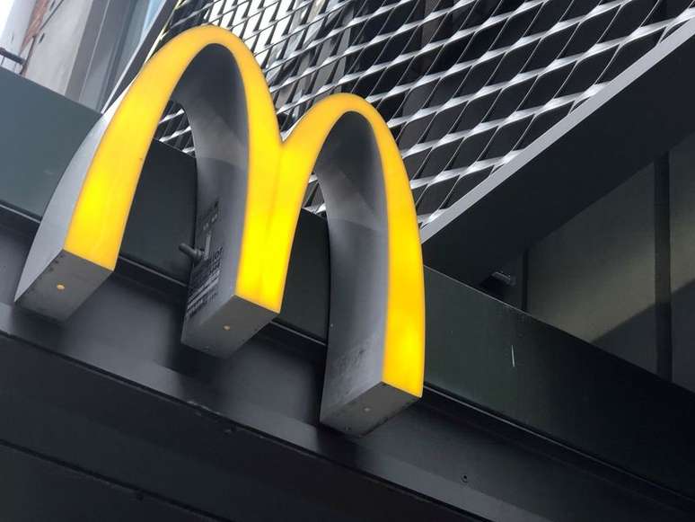 Logotipo do McDonald's na frente de loja da marca em Nova York. 22/10/2019. REUTERS/Shannon Stapleton
