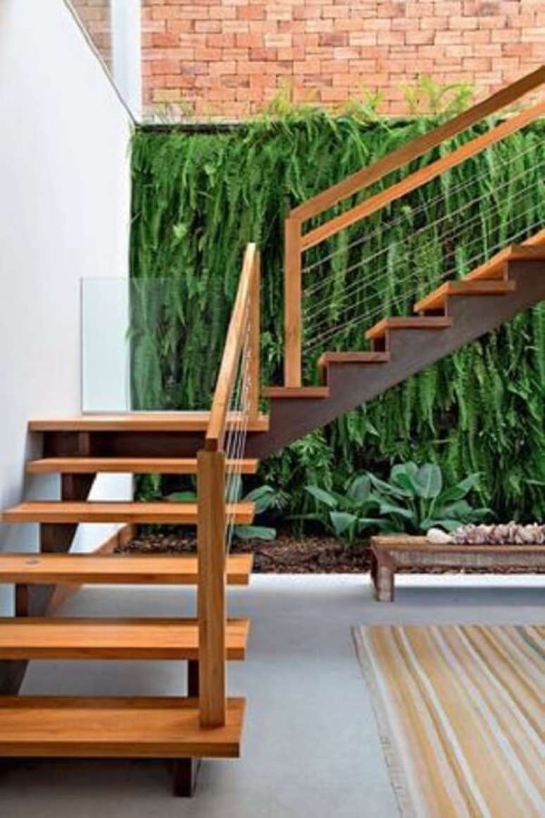 86. O jardim vertical traz um frescor para a decora&ccedil;&atilde;o do im&oacute;vel. Fonte: Casa e Jardim