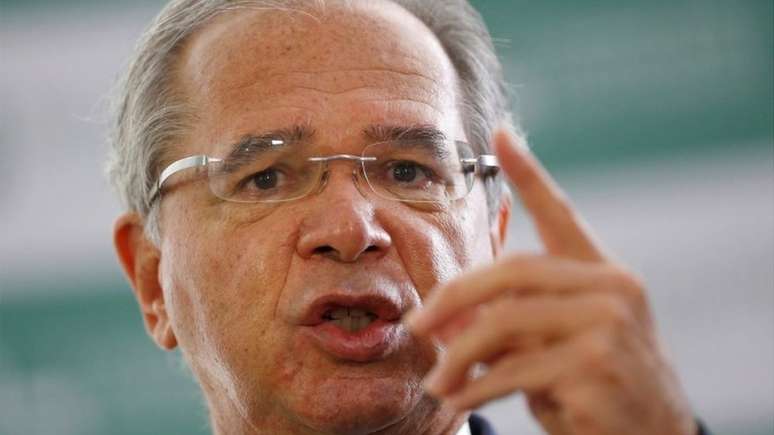 Com alta do dólar, investimentos de Guedes no exterior valem R$ 51 milhões