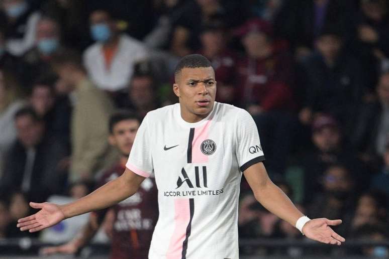 Mbappé é motivo de briga entre Real Madrid e PSG (Foto: SEBASTIEN BOZON / AFP)