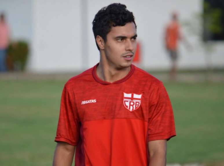 Alisson Farias em treino do CRB (Douglas Araújo/CRB)