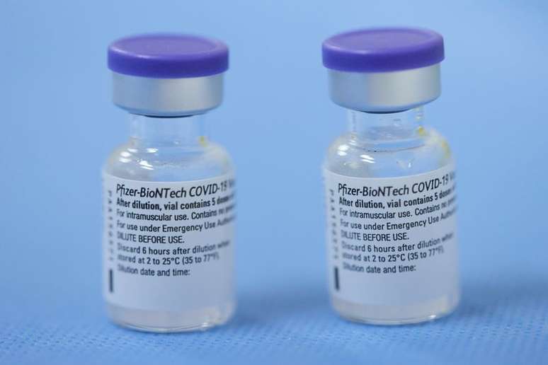 Frascos da vacina Pfizer-BioNTech contra Covid-19 em Genebra
03/02/2021 REUTERS/Denis Balibouse