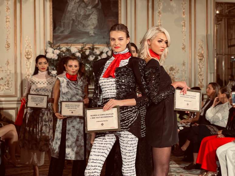 Desfile da marca Lizzi em Paris 