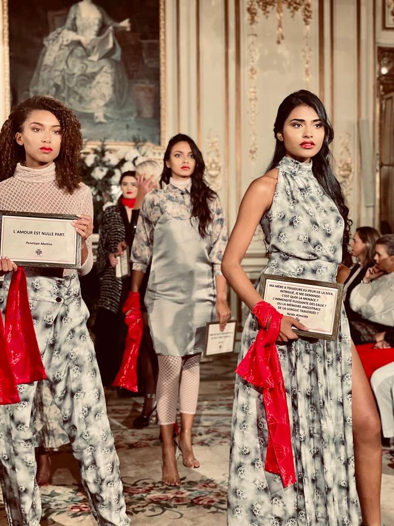 Desfile da marca Lizzi em Paris 