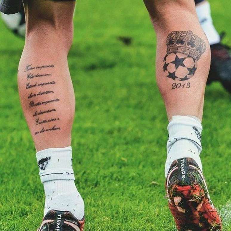 Nada😊  Tatuagem internacional, Tatuagem, Tatuagem sobre futebol