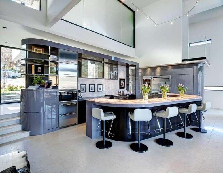 32. Cores de casas modernas para decoração de cozinha cinza planejada – Foto: Cablik Enterprises