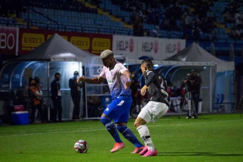 Azzurra empatou em 1 a 1 com a Ponte Preta na Ressacada (Andre Palma Ribeiro/Avaí F.C.)