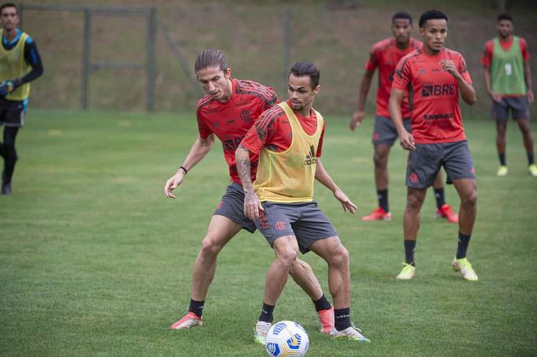 Filipe Luís e Michael durante atividade do Flamengo em Atibaia (Foto: Alexandre Vidal/Flamengo)