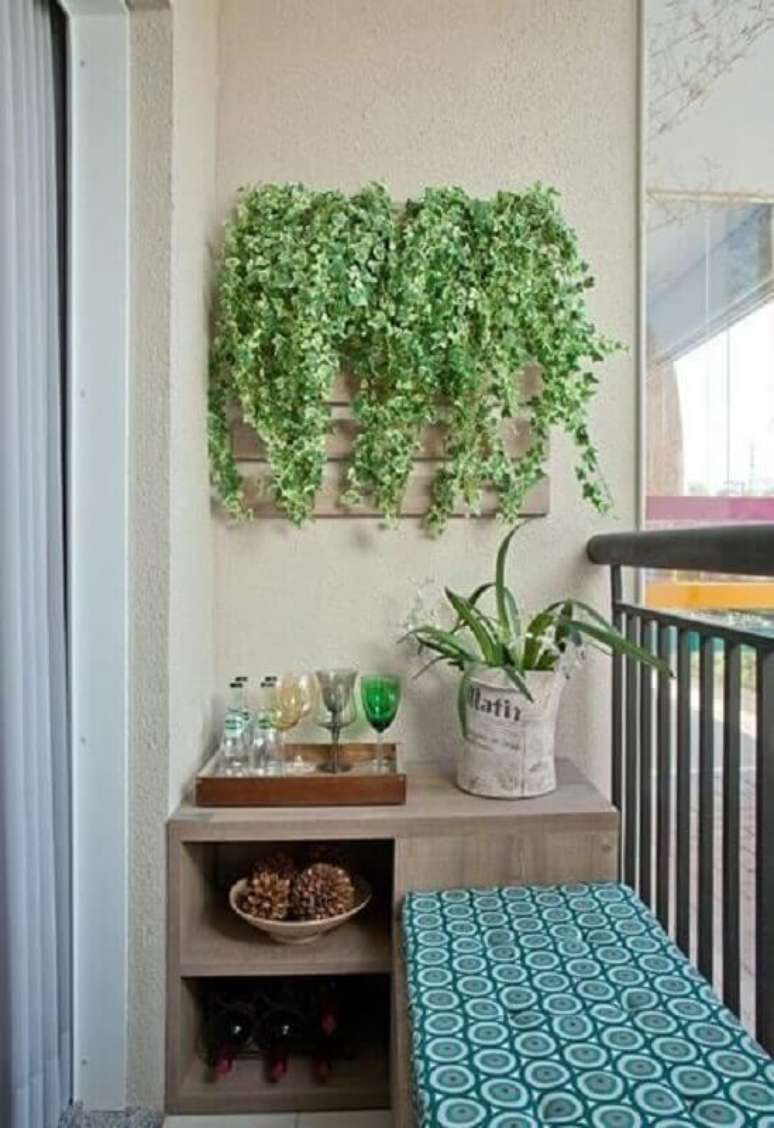 8. Barzinho planejado para decora&ccedil;&atilde;o de varanda pequena &ndash; Foto: Adriana Fontana