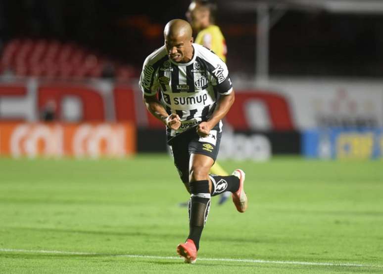 Sánchez é o maior artilheiro estrangeiro da história do Santos (Foto: Divulgação/Santos)