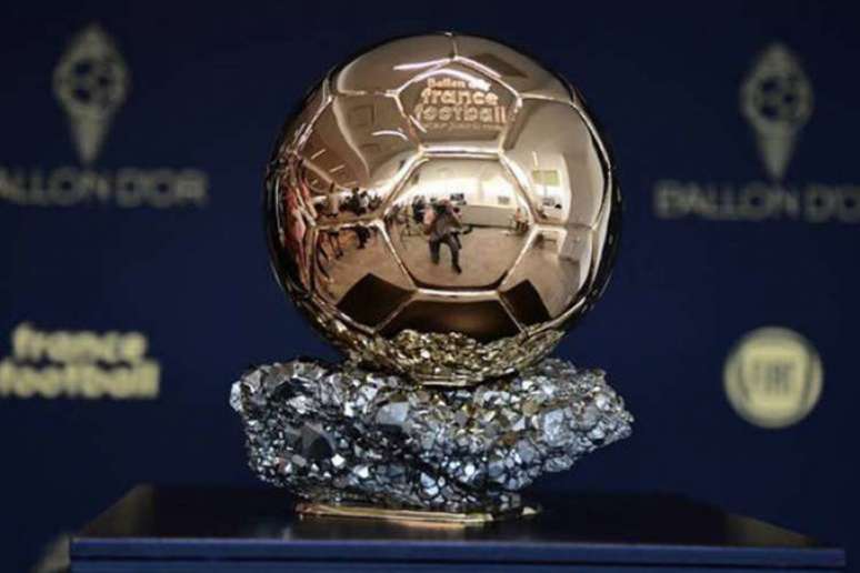 Bola de Ouro conheceu seus 30 finalistas (Foto: DIVULGAÇÃO/FRANCE FOOTBALL)