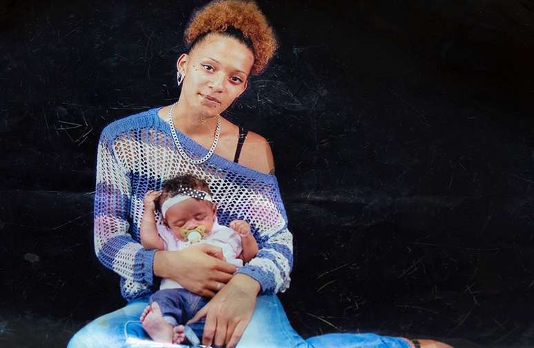 Aliyah com a filha, quando beb&ecirc;: 'n&atilde;o queria que meu beb&ecirc; passasse por nem um quarto do que eu vivi"