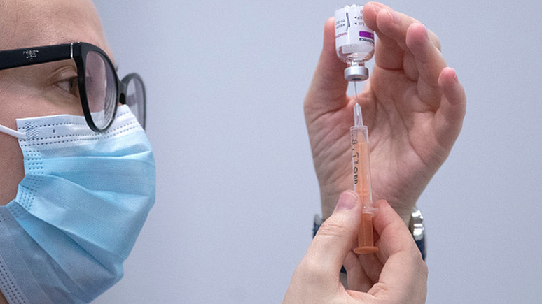 Por volta de 45% dos brasileiros já estão totalmente imunizados