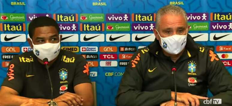 Em coletiva neste sábado, Tite esclareceu algumas dúvidas quanto a Seleção Brasileira(Reprodução / CBF)