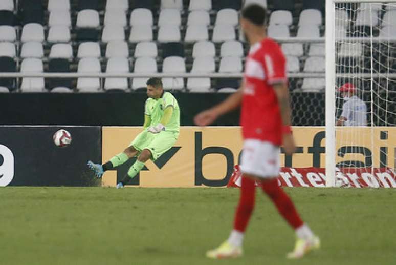 Douglas Borges em ação pelo Botafogo (Foto: Vítor Silva/Botafogo)