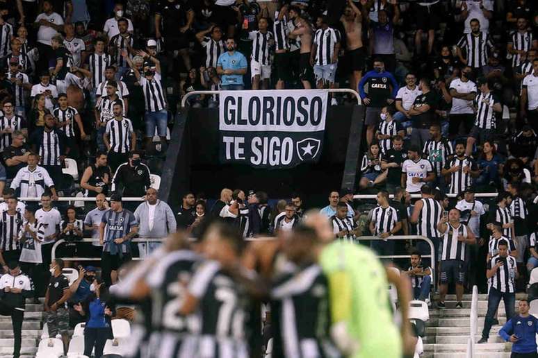 Torcida do Botafogo no Nilton Santos nesta sexta-feira (Foto: Vítor Silva/Botafogo)