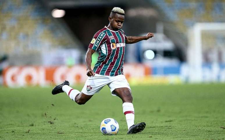 'Acredito que não precise nem de exame, nem nada, para que ele possa estar junto com a gente', diz Marcão sobre Cazares (Foto: Lucas Merçon/Fluminense FC)