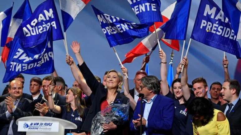 A crise fortaleceu o movimento de extrema-direita de Marine Le Pen, que foi ao segundo turno na Fran&ccedil;a