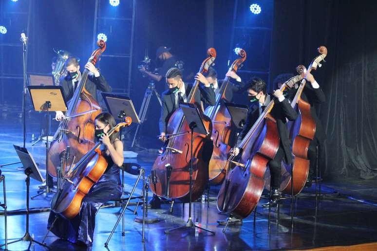 Orquestra Sinfônica Heliópolis, que pertence ao Instituto Baccarelli, em concerto no Auditório Ibirapuera