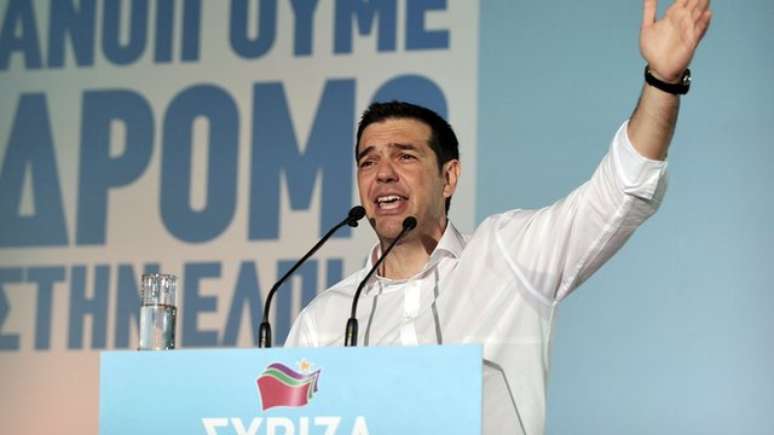 O l&iacute;der da coaliz&atilde;o de esquerda Syriza, Alexis Tsipras, foi eleito primeiro-ministro em 2015