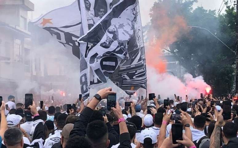 Torcida do Santos antes do início da partida (Foto: Pedro Alvarez)