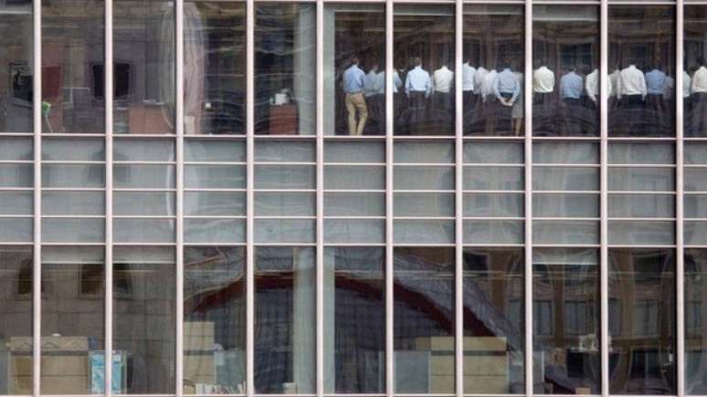 O momento em que funcion&aacute;rios do Lehman Brothers foram avisados da fal&ecirc;ncia do banco tornou-se emblem&aacute;tico