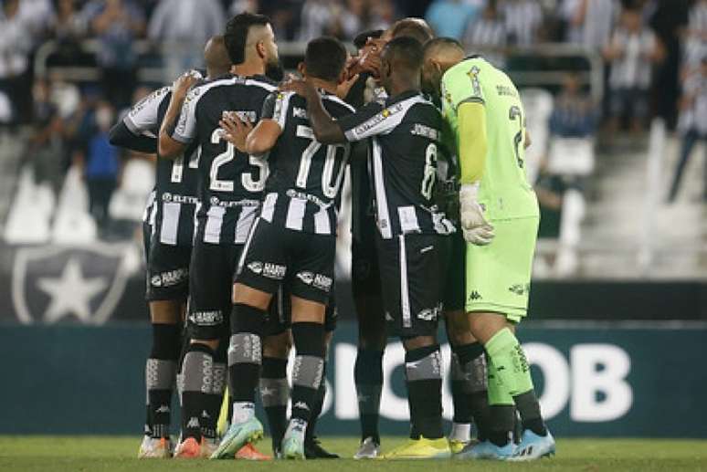 Time do Botafogo na vitória sobre o CRB por 2 a 0 (Foto: Vítor Silva/Botafogo)
