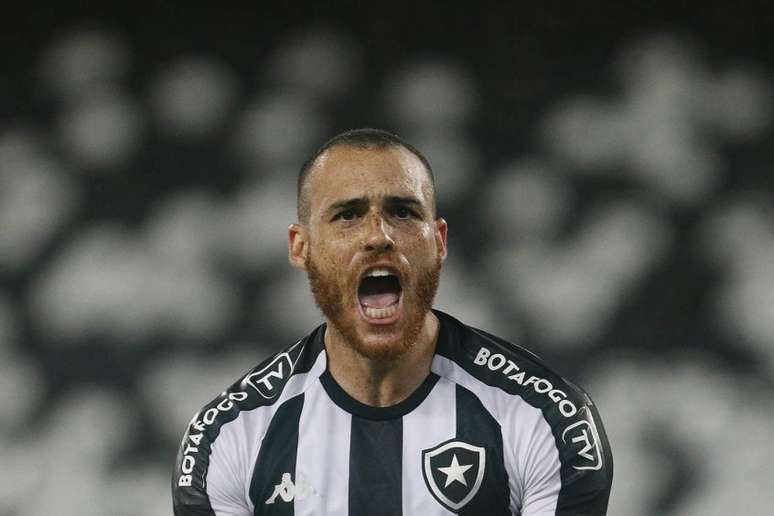 Pedro Castro será titular nesta noite (Foto: Vítor Silva/Botafogo)