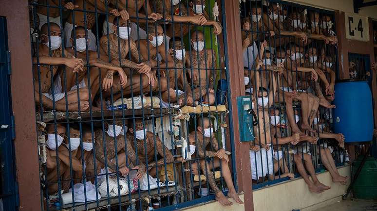 El Salvador tem a maior taxa de prisioneiros per capita da América Latina e do Caribe, mas vários países têm prisões ainda mais superlotadas