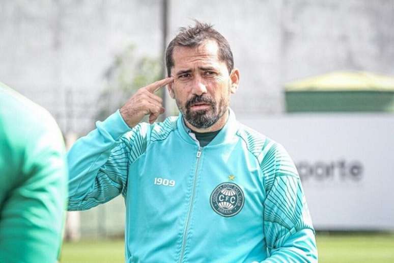 Treinador paraguaio está no Coxa desde a temporada 2020 (Divulgação/Coritiba)