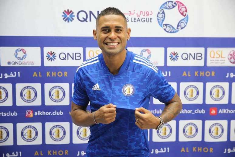 Kayke já foi apresentado pelo Al-Khor, seu novo clube no Qatar (Foto: Divulgação)