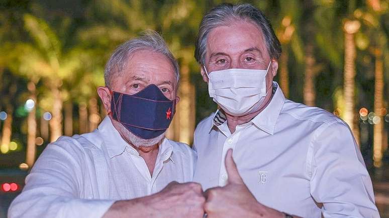 Lula e o ex-senador Eunício Oliveira (MDB-CE) durante encontro em Brasília