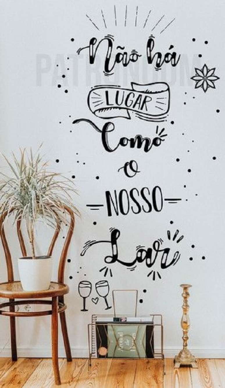 30. Adesivo de lettering na parede da sala de estar &ndash; Foto Elo7